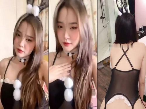 다행히 토끼가 너무 발정이 나서 제때 꺼내서 입에 쏘아 넣었어요