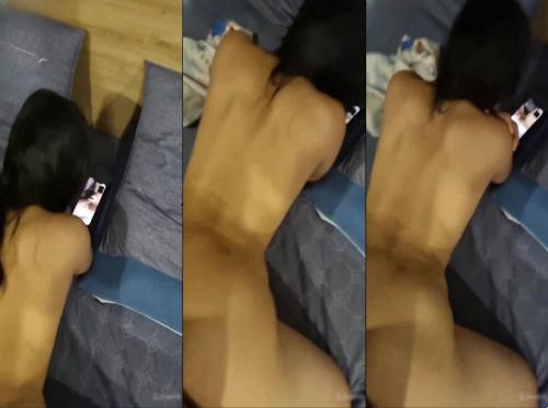 Mientras me follaba también le hice una videollamada a mi amante