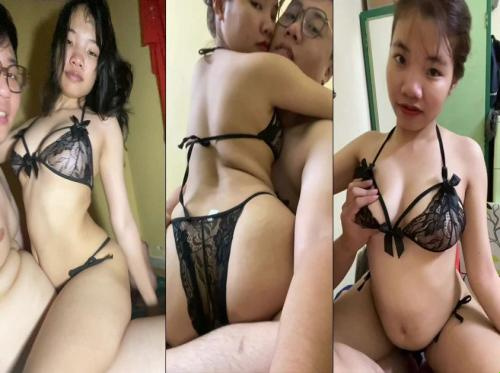 기념품으로 소녀와 영화 애호가의 섹스 클립 공개 -1 부